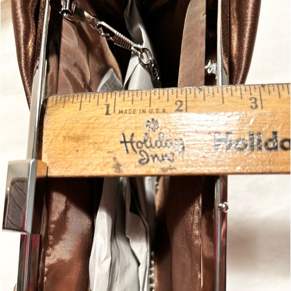 NEW BROWN W/RHINESTONES CLUTCH PURSE BIJOUX TERNER - Picture 11 of 11